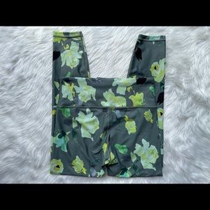 Women’s Athleta Elation 7/8 Tight Size Small